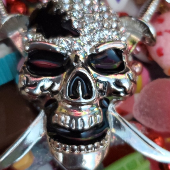 NECKLACE - Picture 2 of 9